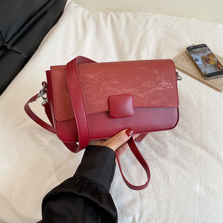 Classic Shoulder Bag – Practical, Stylish & Everyday Essential