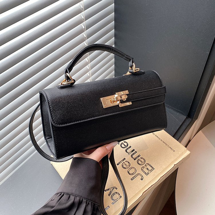 Classic Shoulder Bag – Practical, Stylish & Everyday Essential