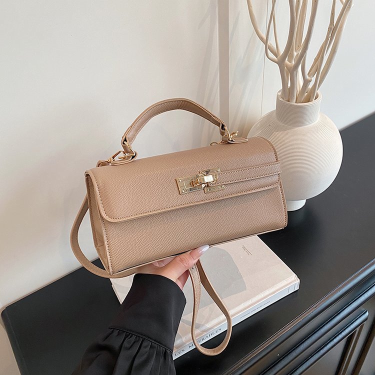 Classic Shoulder Bag – Practical, Stylish & Everyday Essential