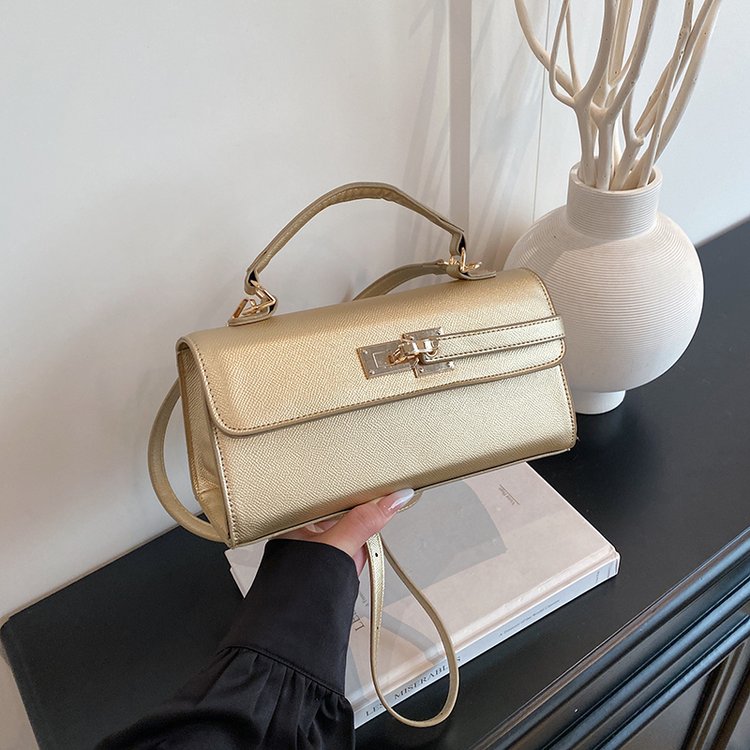 Classic Shoulder Bag – Practical, Stylish & Everyday Essential